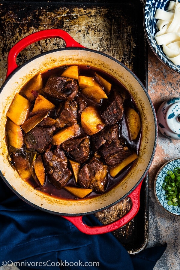 Chinese Beef Noodle Soup (红烧牛肉面) - A very rich noodle soup topped with tender and luscious beef. This recipe shows you how to achieve a truly rich flavor with the fewest steps. | omnivorescookbook.com