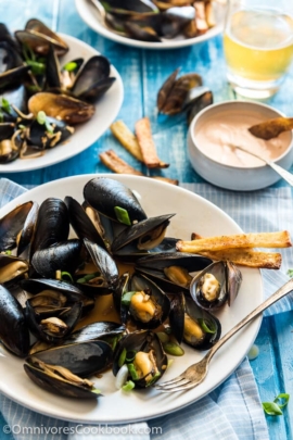 Steamed Mussels with Ginger Oyster Sauce - Perfect for a romantic dinner, a small party, or a cozy brunch.