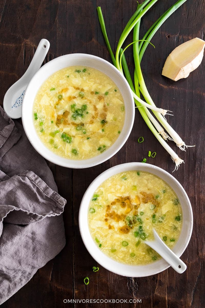 Make the restaurant-style Chinese egg drop soup with the minimum ingredients, within 15 minutes, and without any fuss.