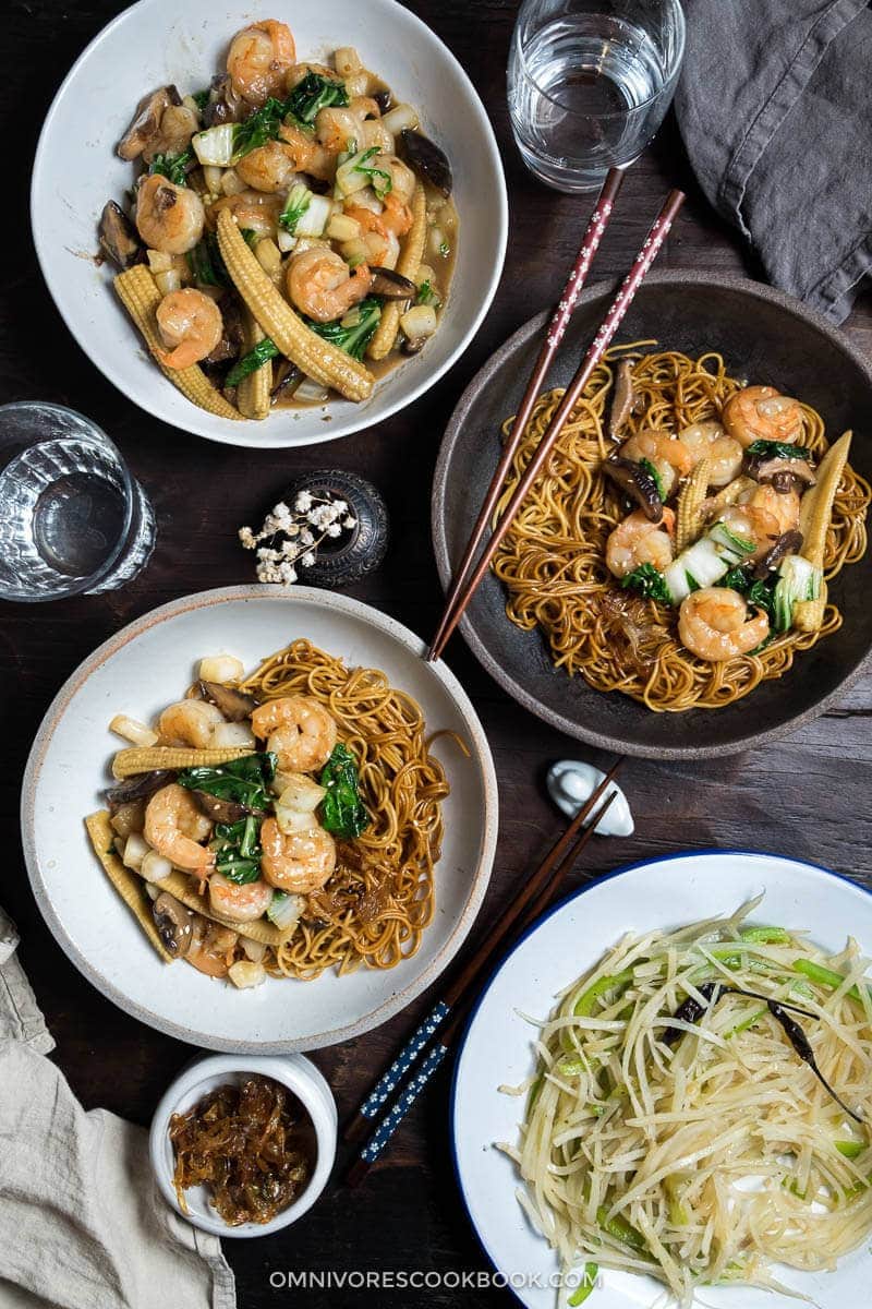 With a few drops of fragrant scallion oil, soy sauce, and fried green onions, you’ll have a bowl of super flavorful noodles ready in a few minutes.