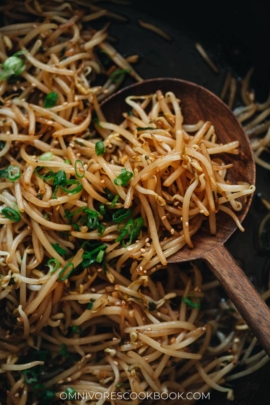 Stir fried bean sprouts close up