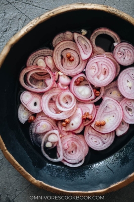 Chinese style pickled shallots