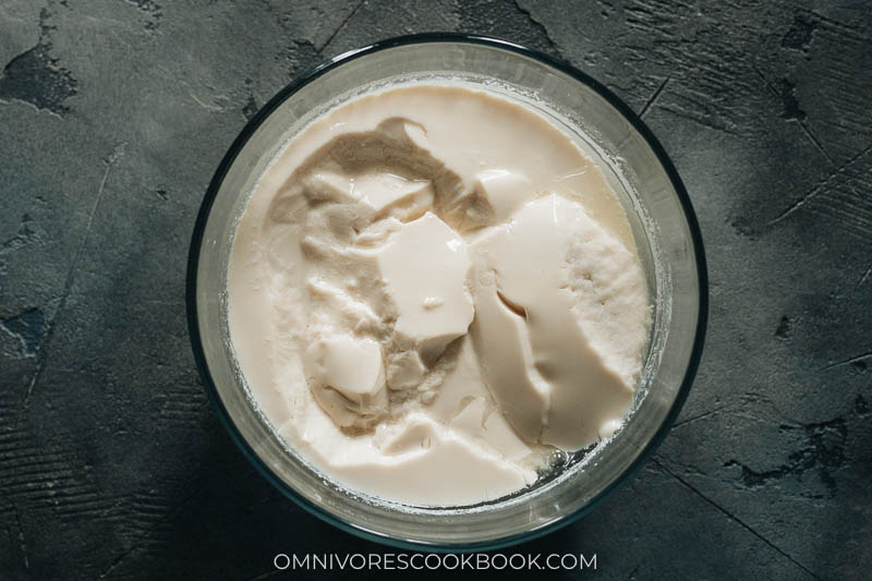 Uncurdled soft tofu made with gypsum using the steaming method