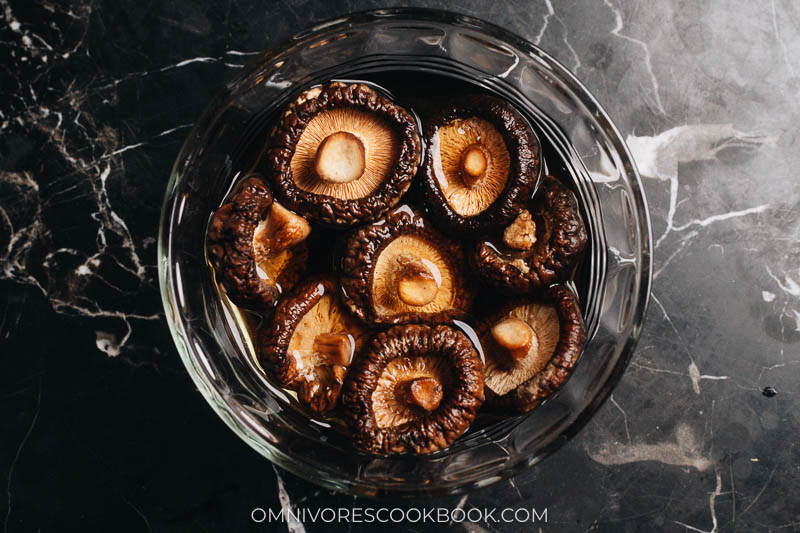 Soaking shiitake mushrooms