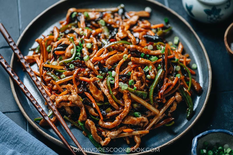 Shredded Pork with Garlic Sauce (鱼香肉丝, Yu Xiang Rou Si)