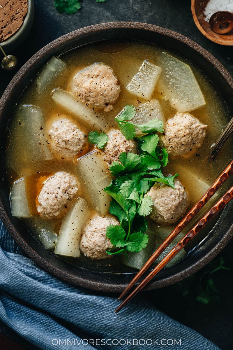 Winter melon and pork meatballs soup