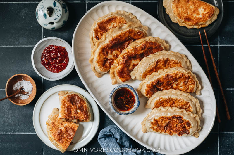 Chinese Beef Meat Pie (Xian Bing, 牛肉馅饼)