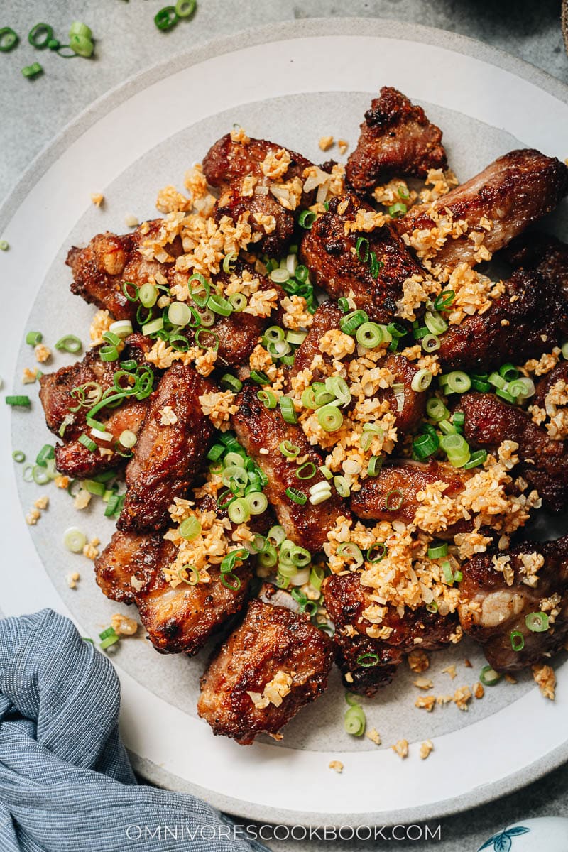 Chinese garlic ribs in a platter