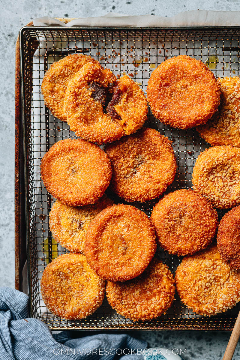 Fried pumpkin mochi with red bean paste filling