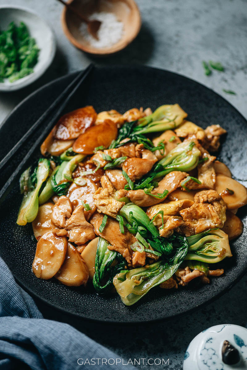 Chao Nian Gao served in a plate