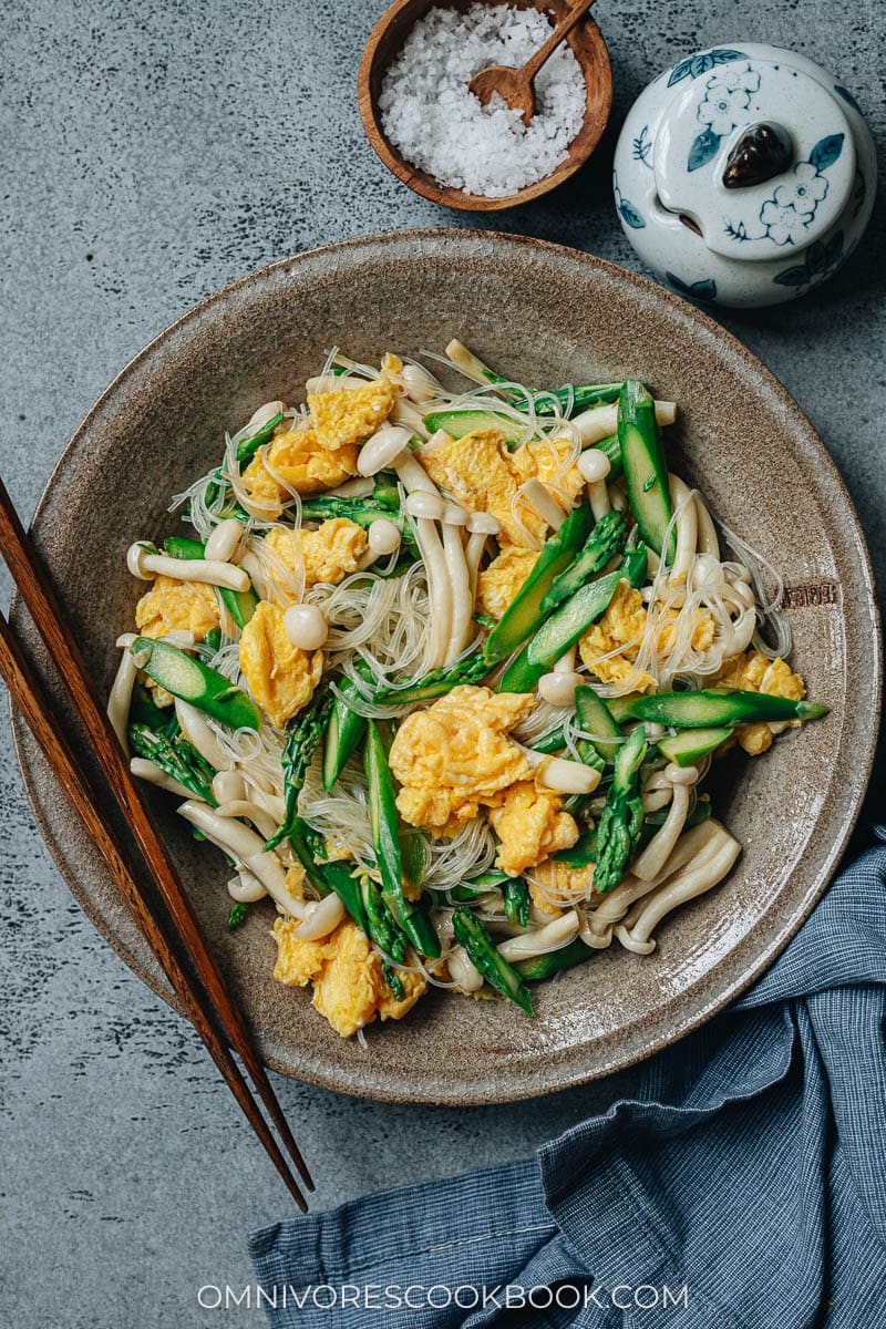 Asparagus salad with mushrooms and eggs