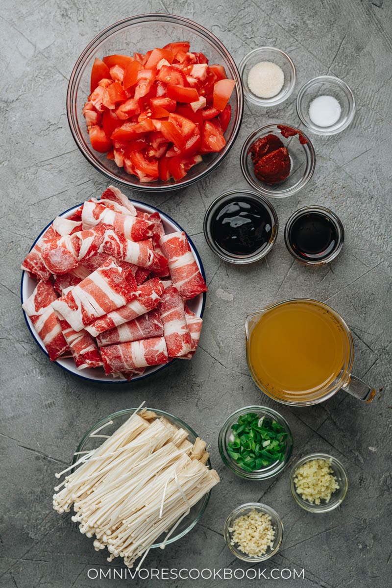 Ingredients for making Chinese tomato beef soup