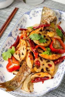 Chinese Spicy Roast Fish (重庆烤鱼) | omnivorescookbook.com